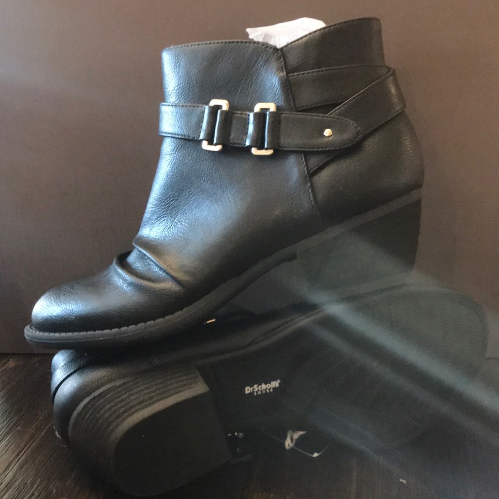 Joyful Black NWT Dr. Scholl’s 7 Medium (B, M)